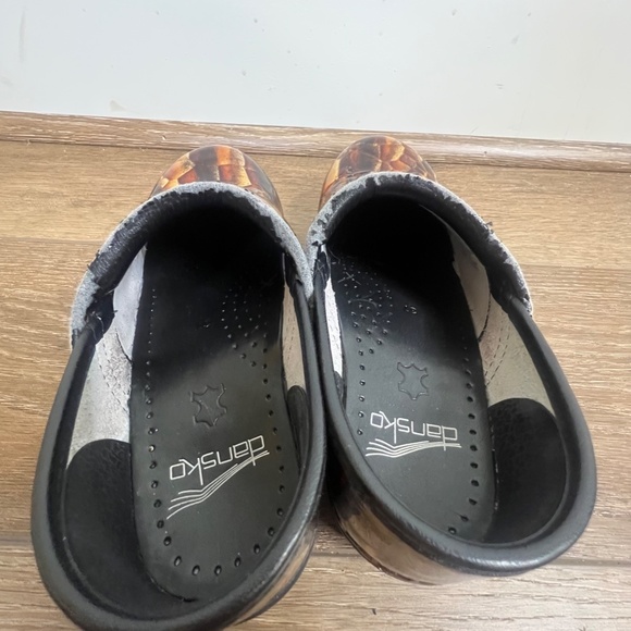 Dansko Patent Professional Tiger Eye Clogs Size 37 (6.5-7) - Picture 5 of 10
